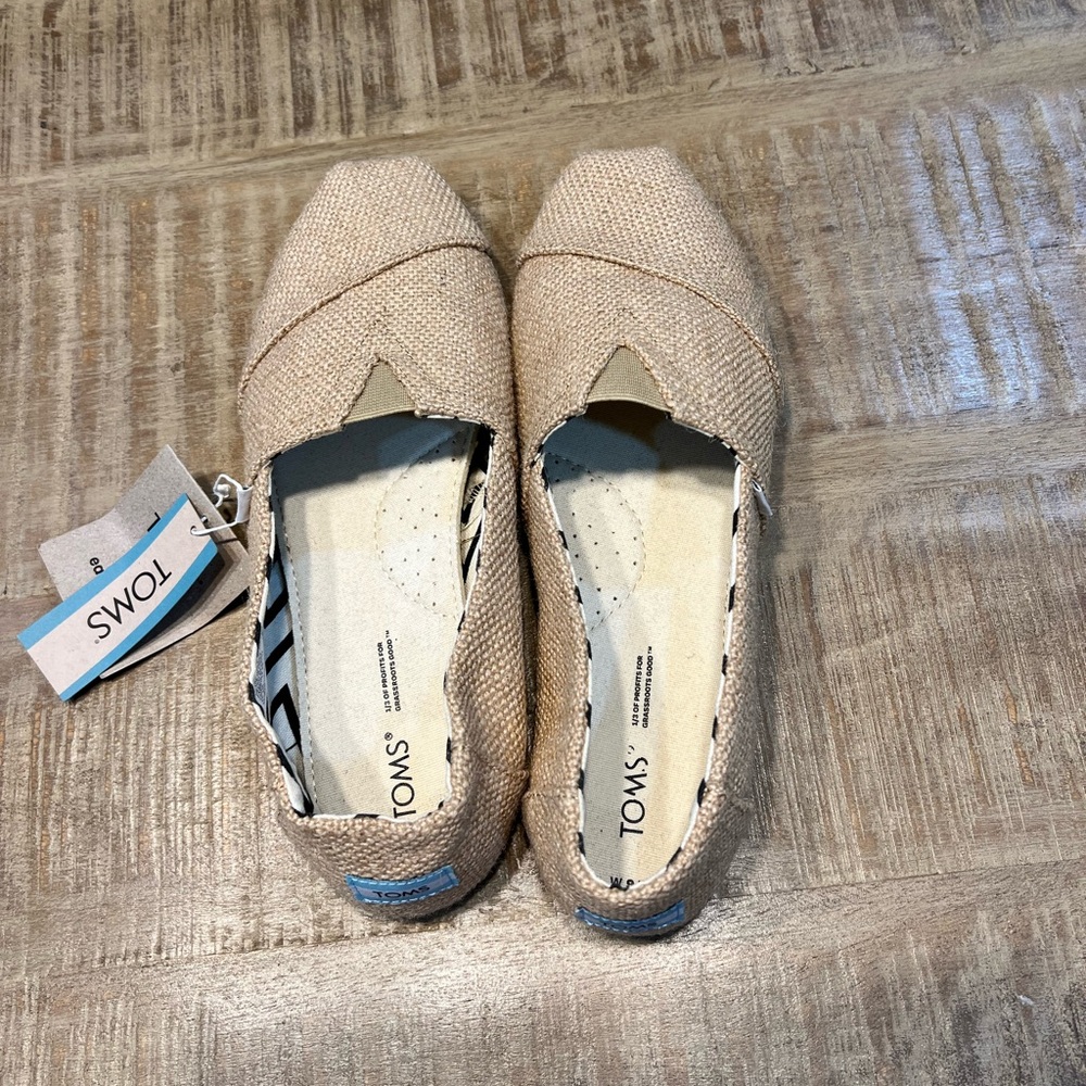 TOMS Women's Cream Loafers